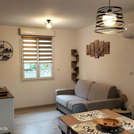 De Jardin Le Cabanon Avec 샬레
